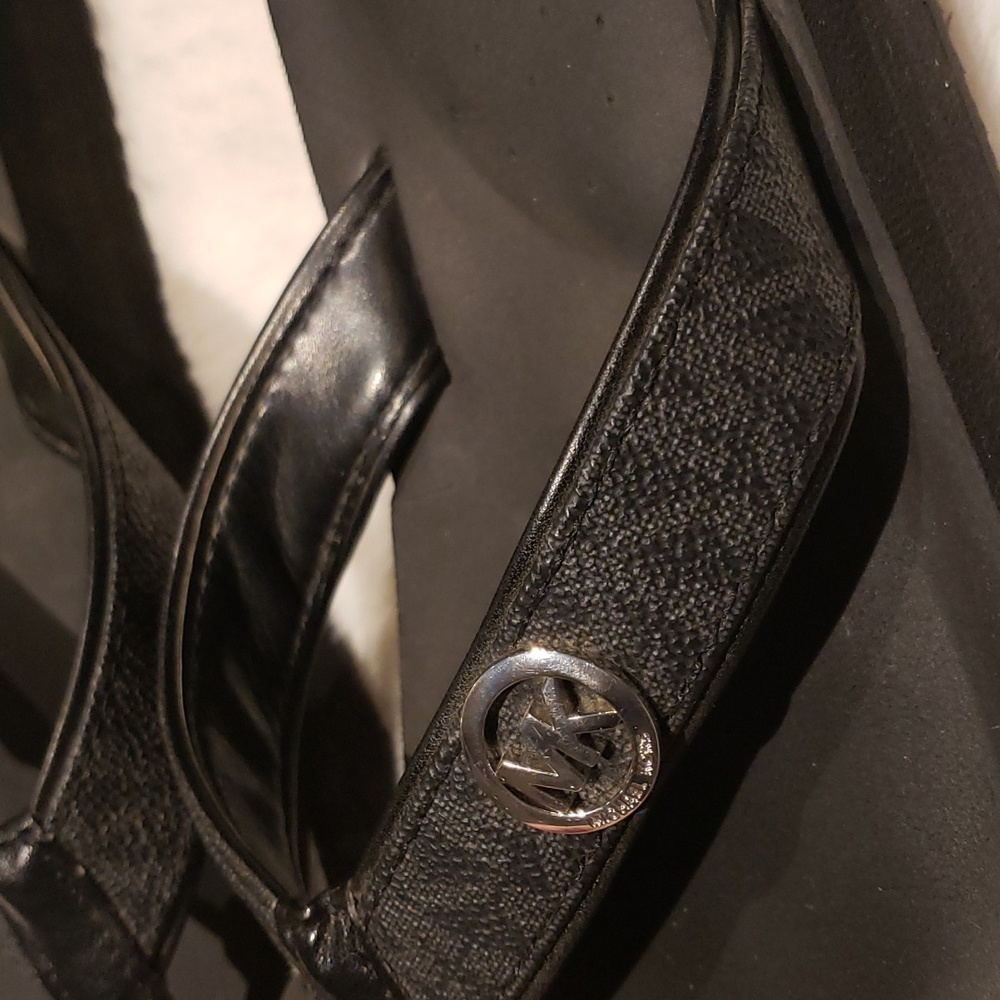 MICHAEL KORS  10 BLACK FLIP FLOP - Picture 5 of 11